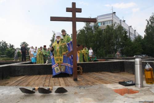 Строящийся храм в Багрмове освятил митрополит Рязанский и Михайловский Павел