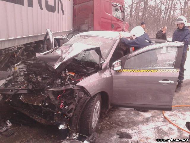 «Пробка» утром 28 ноября на трассе Рыбное - Рязань появилась из-за аварии четырех авто. Фото