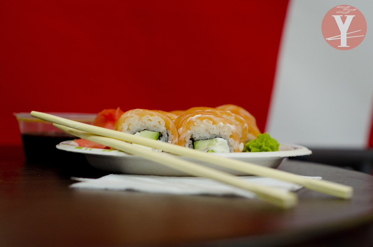 Суши-бар «Йена» уже полгода предоставляет рыбновцам вкус японской кухни