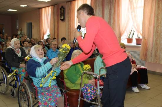 В Романцевском психоневрологическом интернате поздравили ветеранов концертом
