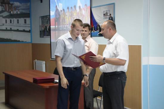 Воспитанникам ДЮСШ «Звезда» вручили свидетельств об окончании школы