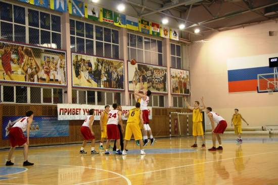 В Рыбном прошли игры Первой лиги по баскетболу