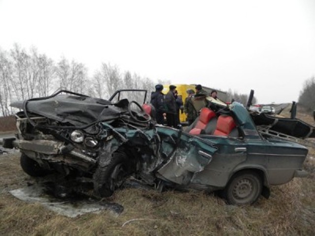 В ДТП в Захаровском районе погиб водитель и его двухмесячная дочка