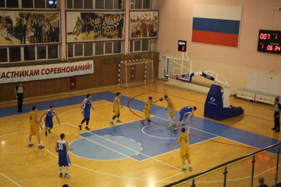 Рязанские баскетболисты выиграли и проиграли Костроме
