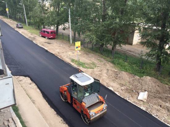 В Рыбном продолжаются работы по расширению дорог