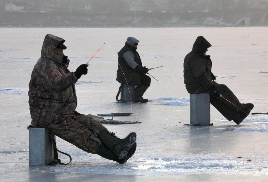 Правила зимней рыбалки выслушали рыбновцы