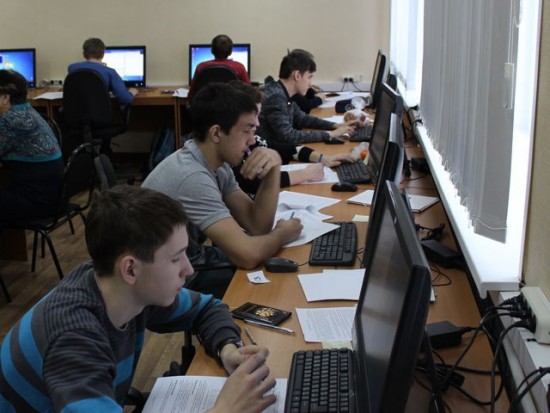 Школьники из Рыбного приняли участие в олимпиаде по информатике