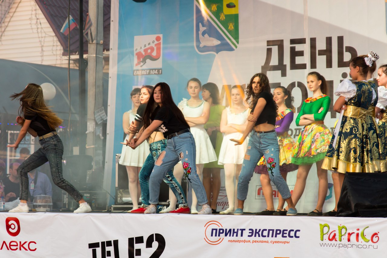 На Дне молодежи в Рыбном «зажигали звезду» и пели «Провинциальный шлягер»