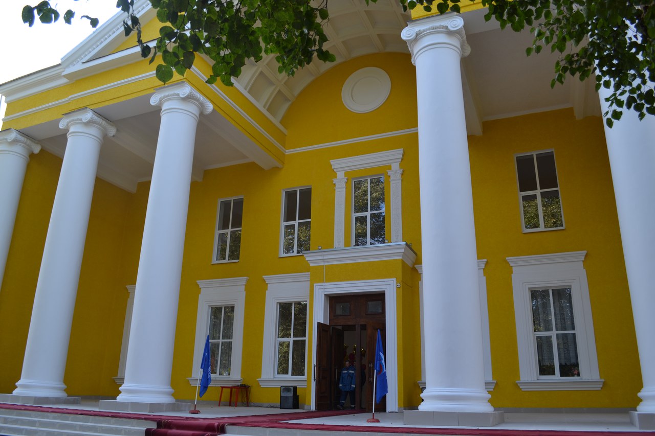В Рыбном после ремонта открыли социально-культурный центр