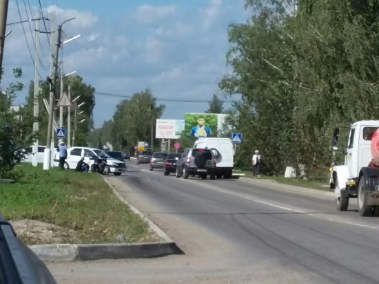 В Рыбном столкнулись два автомобиля и мотоцикл