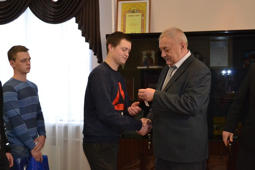 Детям-сиротам из Рыбновского района подарили ключи от квартир