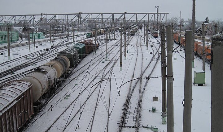 В Рыбном с рельс железной дороги сошел грузовой вагон