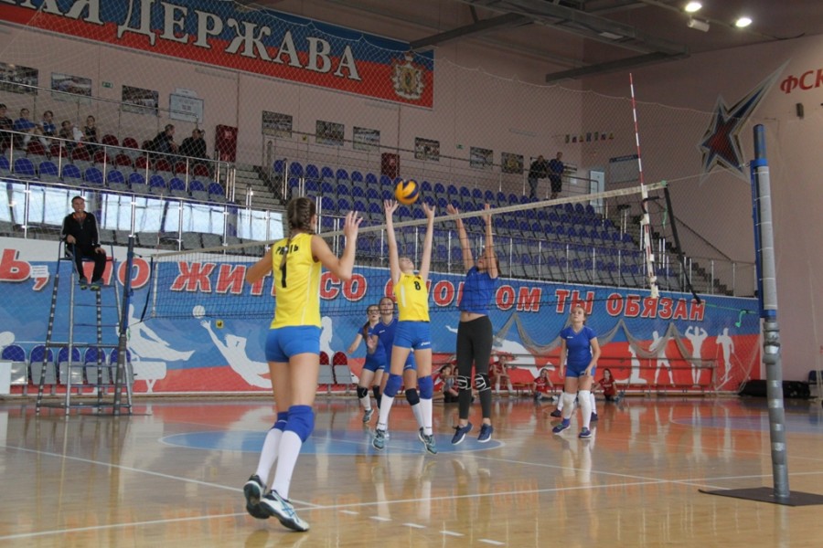В Рыбном прошло открытое перенство по волейболу