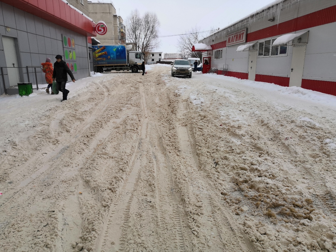 Житель Рыбного обратился с просьбой очистить город от снега к губернатору Николаю Любимову