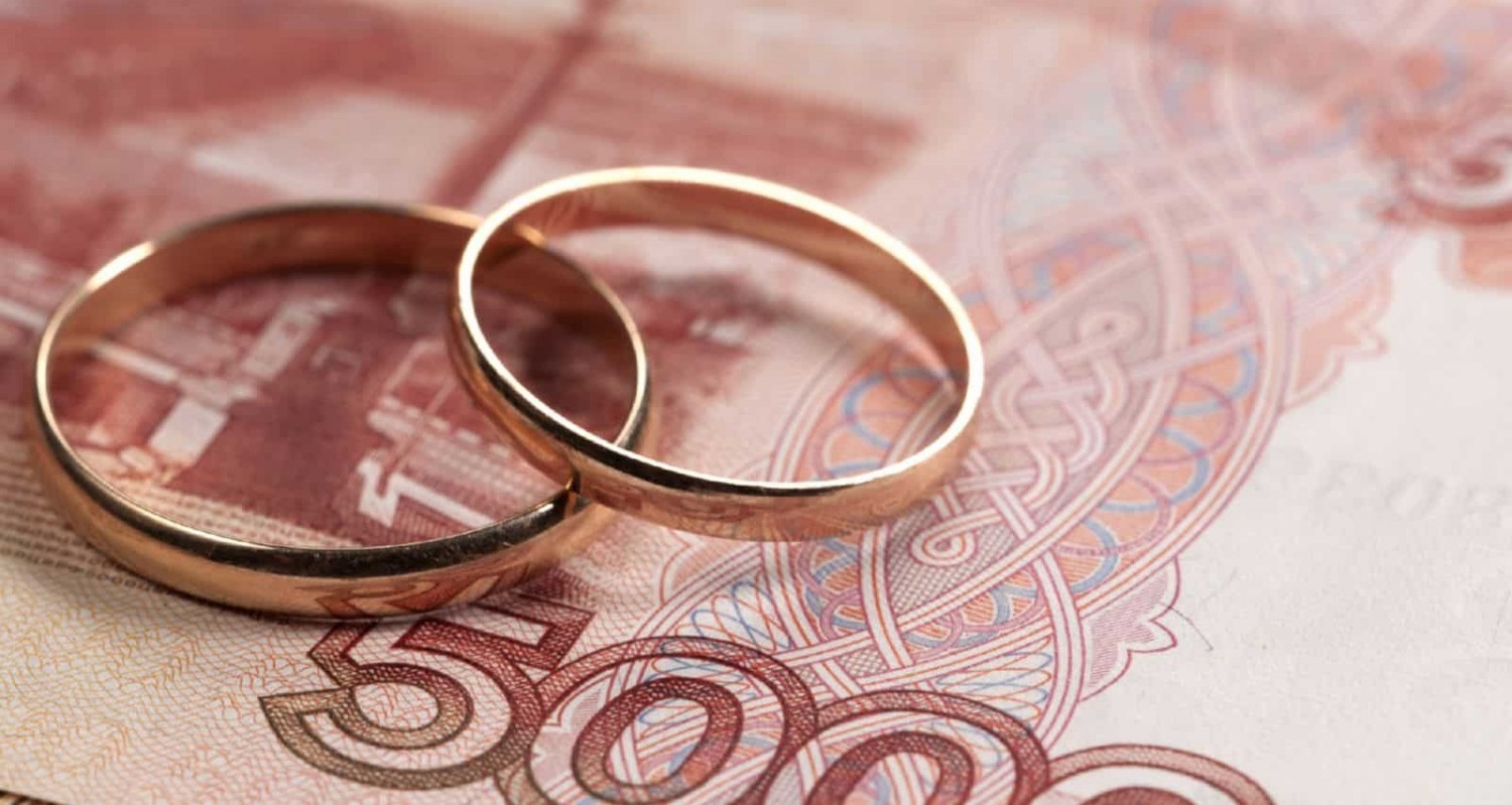 Фиктивный брак с целью получения разрешения на проживание в РФ и денежных средств
