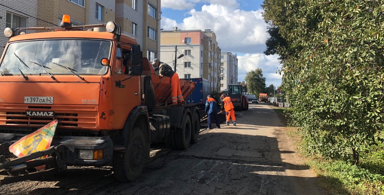 В Рыбном начался ремонт дорог