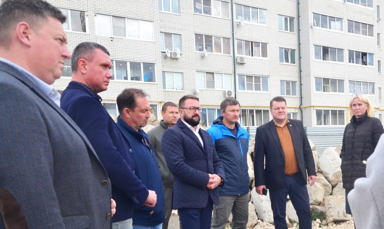 Подрядчик в Рыбном сорвал график строительства дома для переселенцев из аварийного жилья