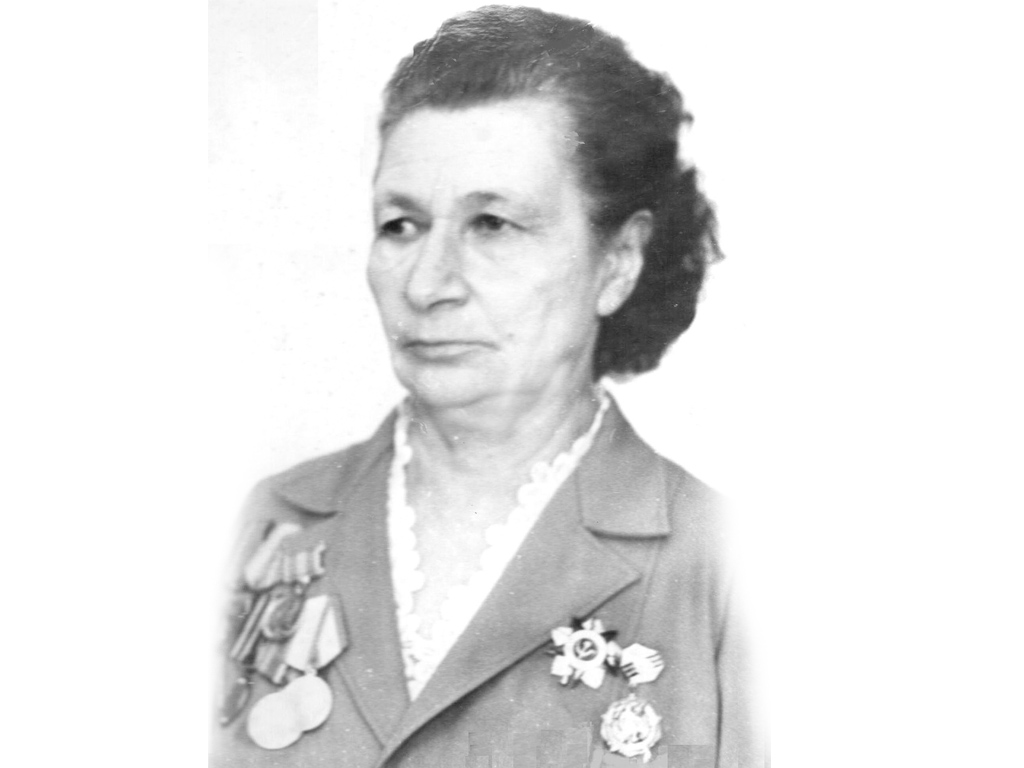 Женщина прошедшая войну стих Женщина прошедшая войну стих