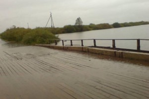 В Шиловском районе вот-вот потонет мост через реку Тырница